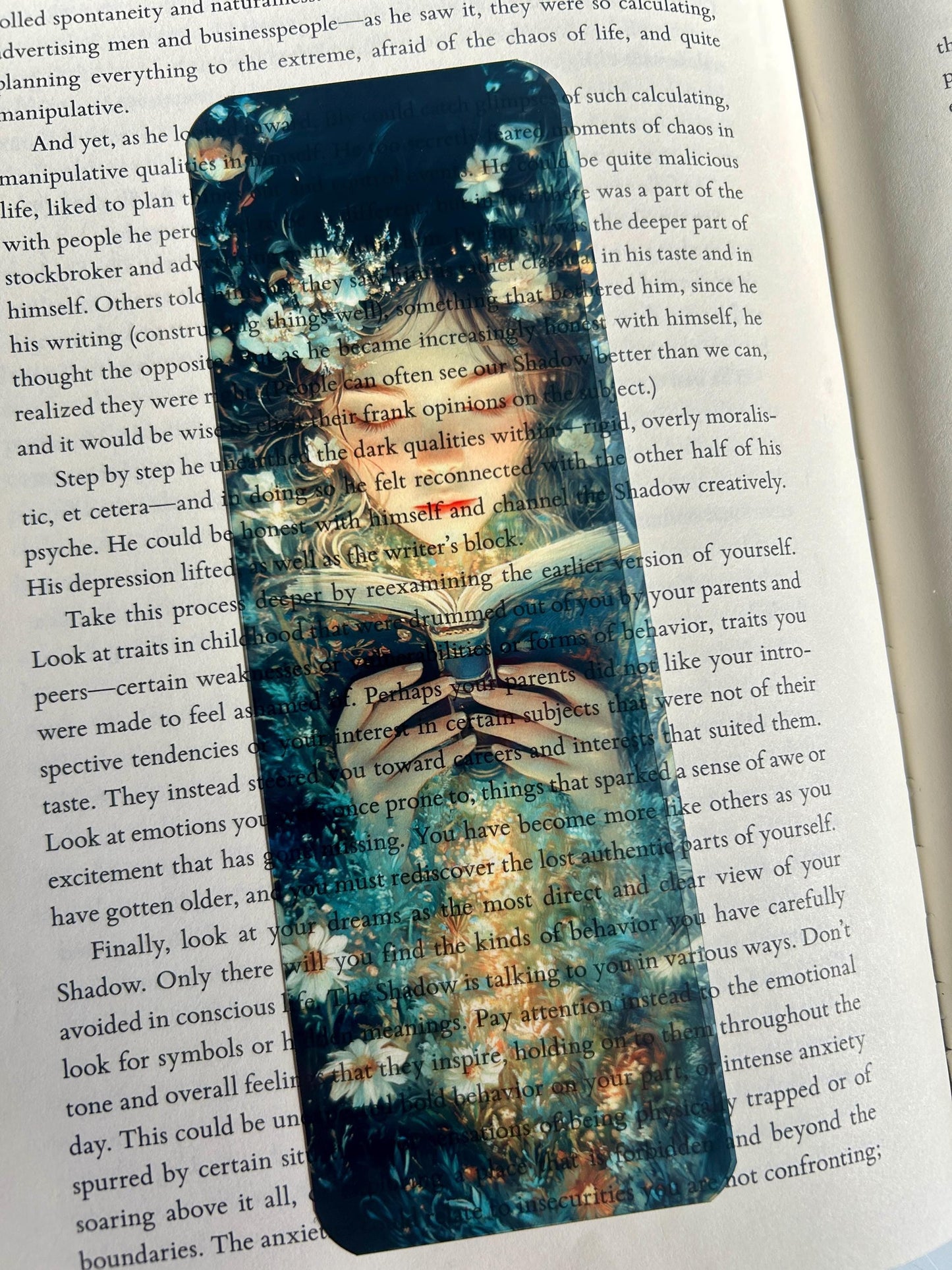Floral Queen Reading Bookmark – Glowing Meadow, Fantasy Art for Book Lovers