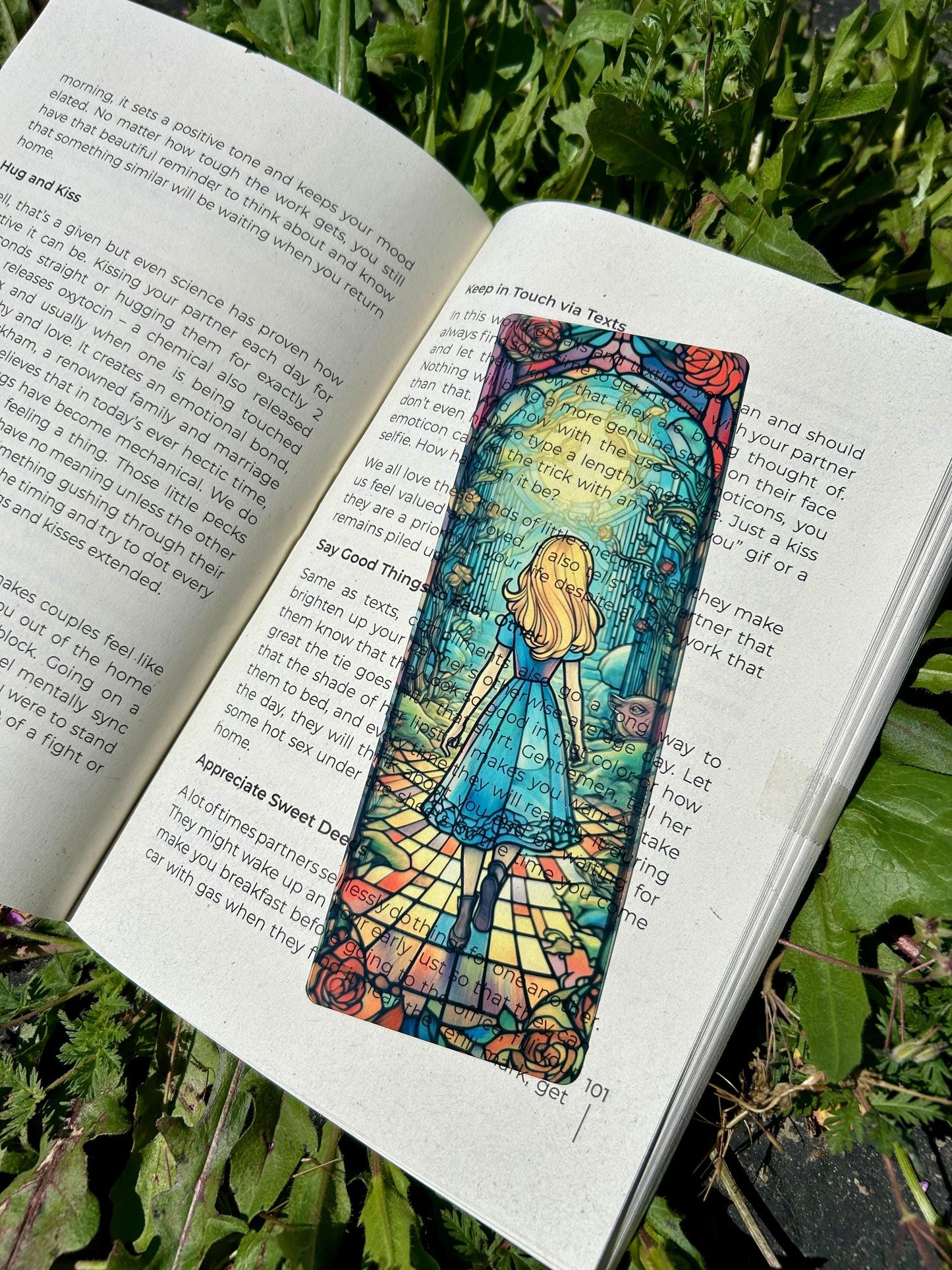 Alice in Wonderland Stained Glass Bookmark – Whimsical Fairy Tale Art, Enchanting Wonderland Adventure