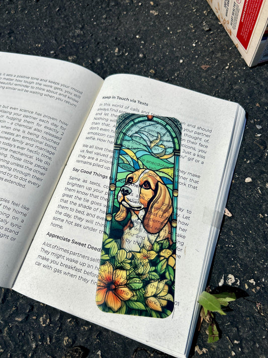 Beautiful Beagle Dog Bookmark – Adorable Dog Lover Gift, Stained Glass Beagle Art, Perfect Accessory for Bookworms