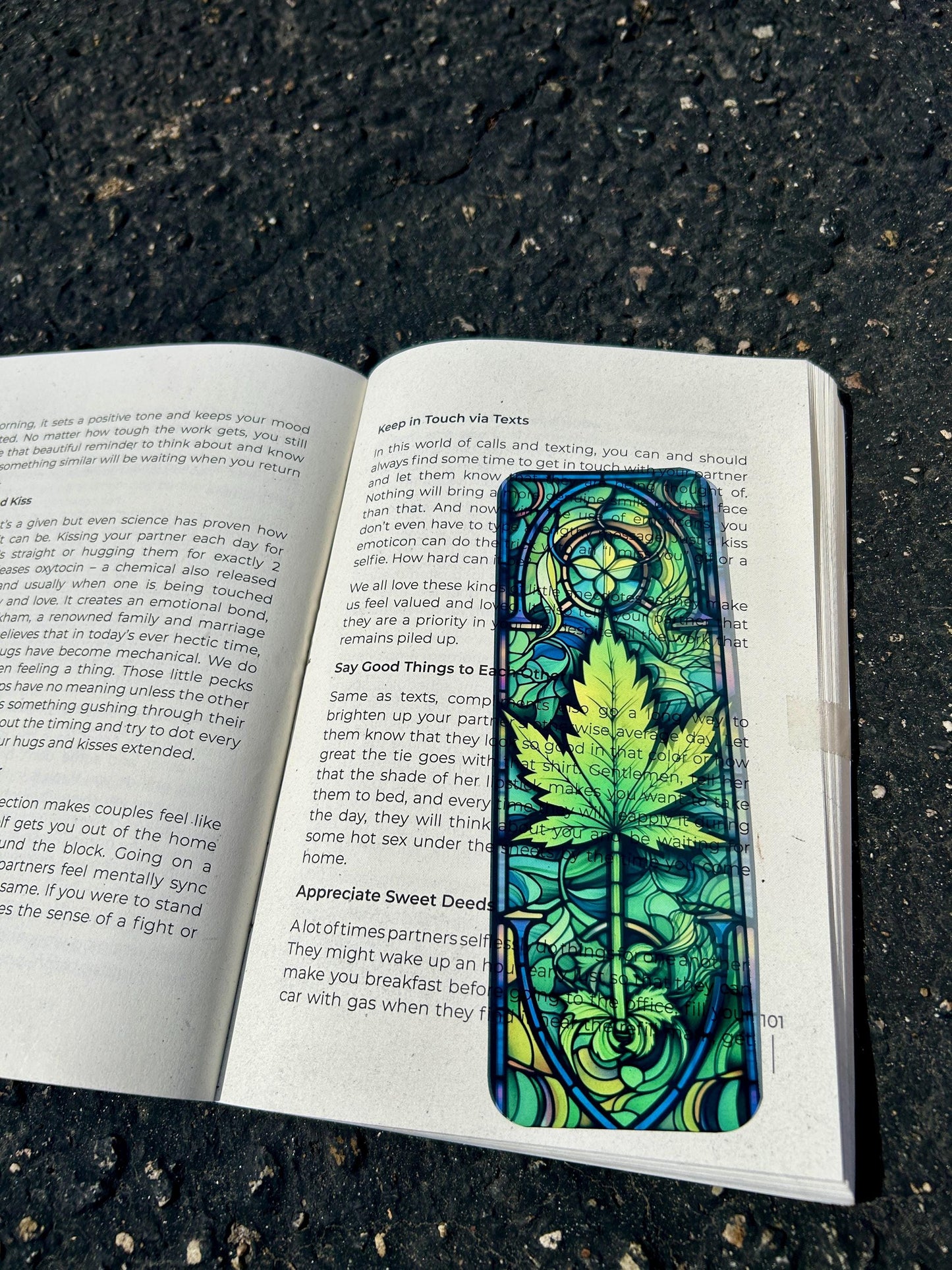 Marijuana Leaf Bookmark – Perfect Gift for Stoners, Cannabis Enthusiast Accessory, Unique Reading Gift for Weed Lovers