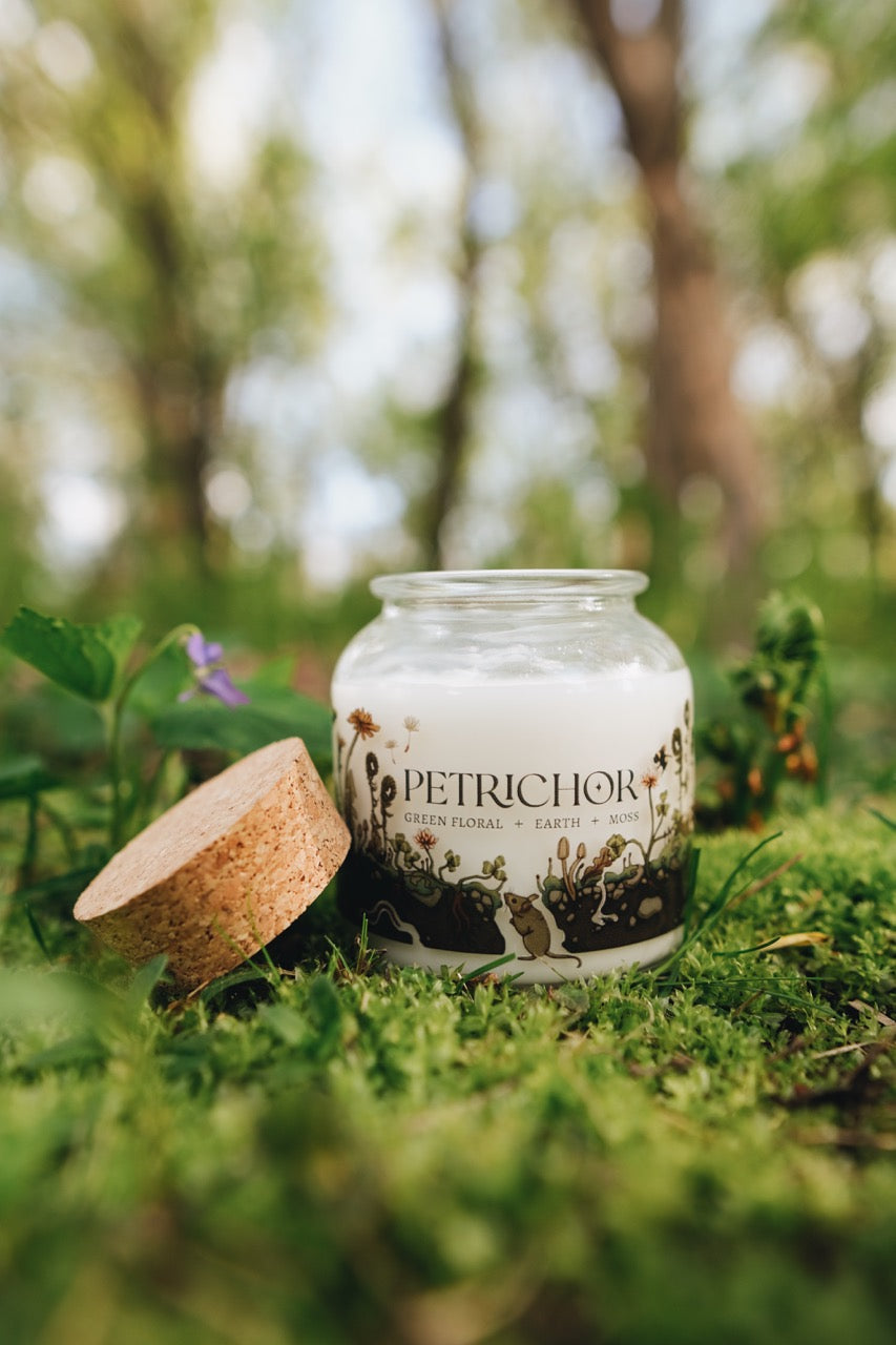 Petrichor | Vela de soja de boticario de 8 oz