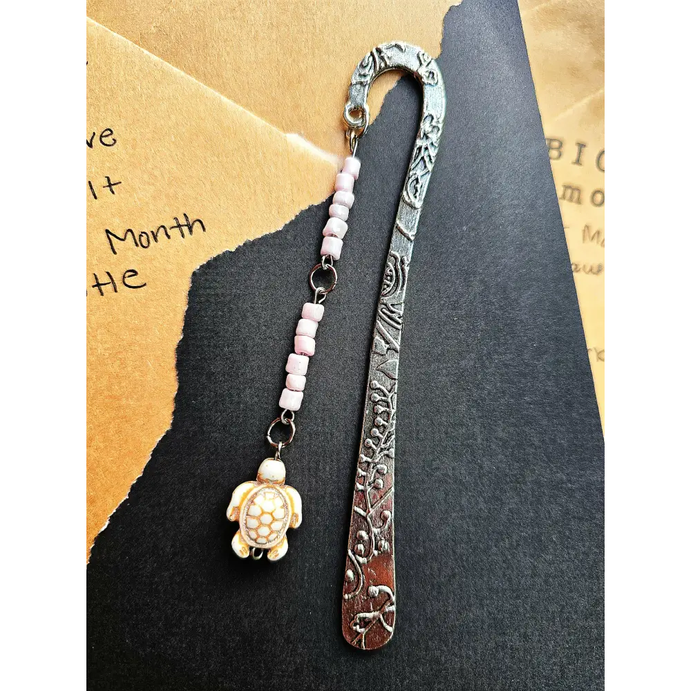 Beaded Metal Hook Bookmark - Handmade - Turtle - book accessory