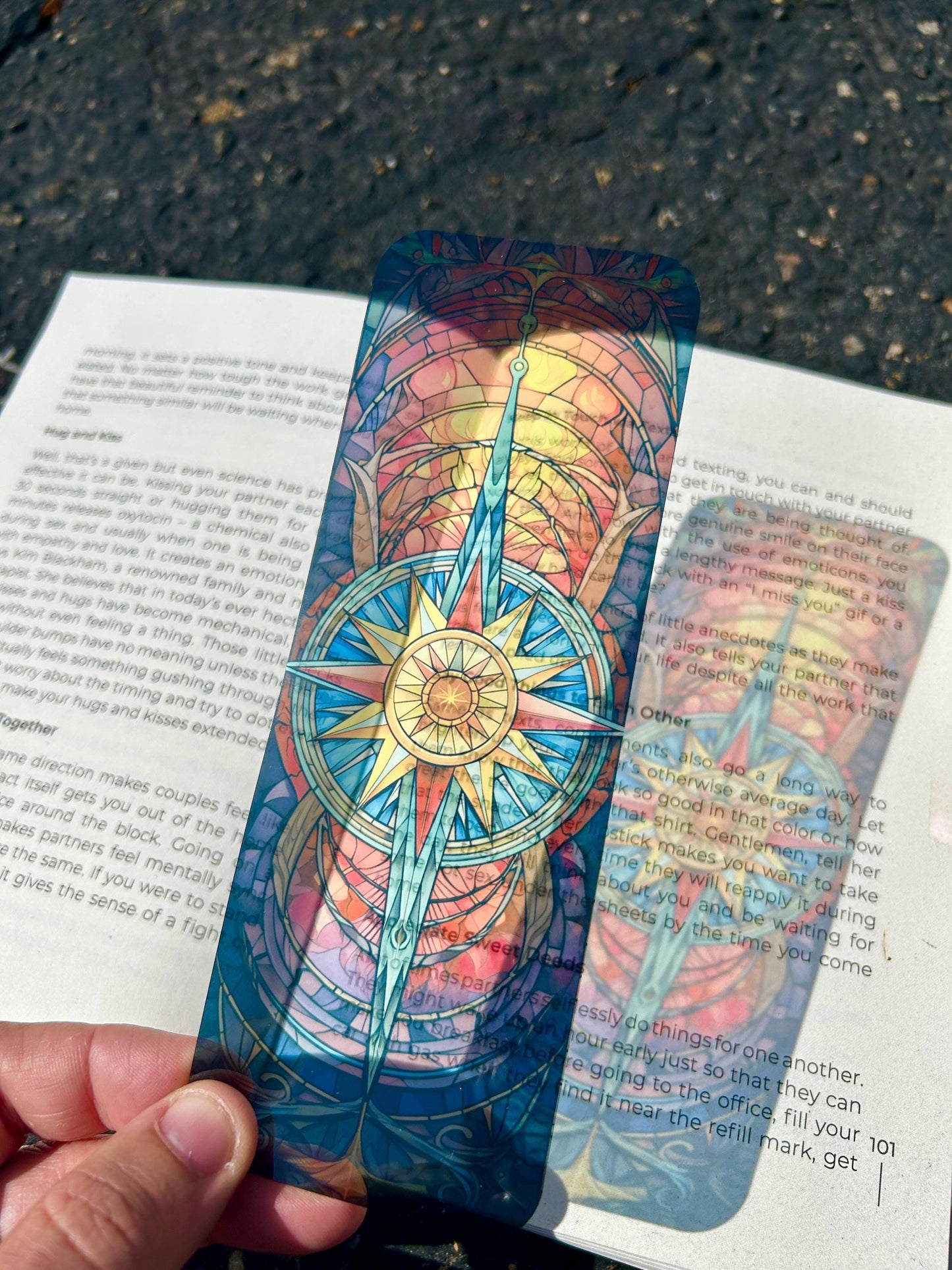 Nautical Compass Bookmark – Vintage Stained Glass Gift, Ocean Explorer Keepsake, Sailor Navigation Symbol, Unique Stained Glass Gift