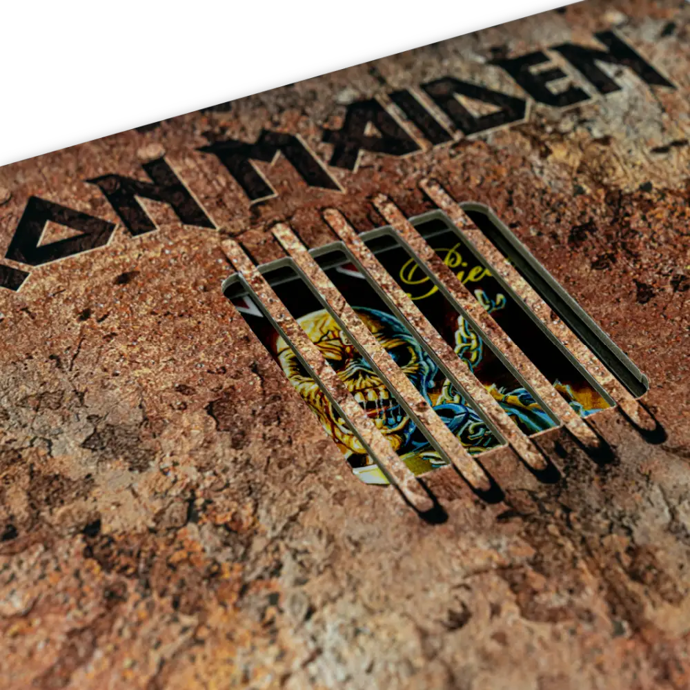 Iron Maiden: Piece Of Mind - Deluxe Edition - Book Edition