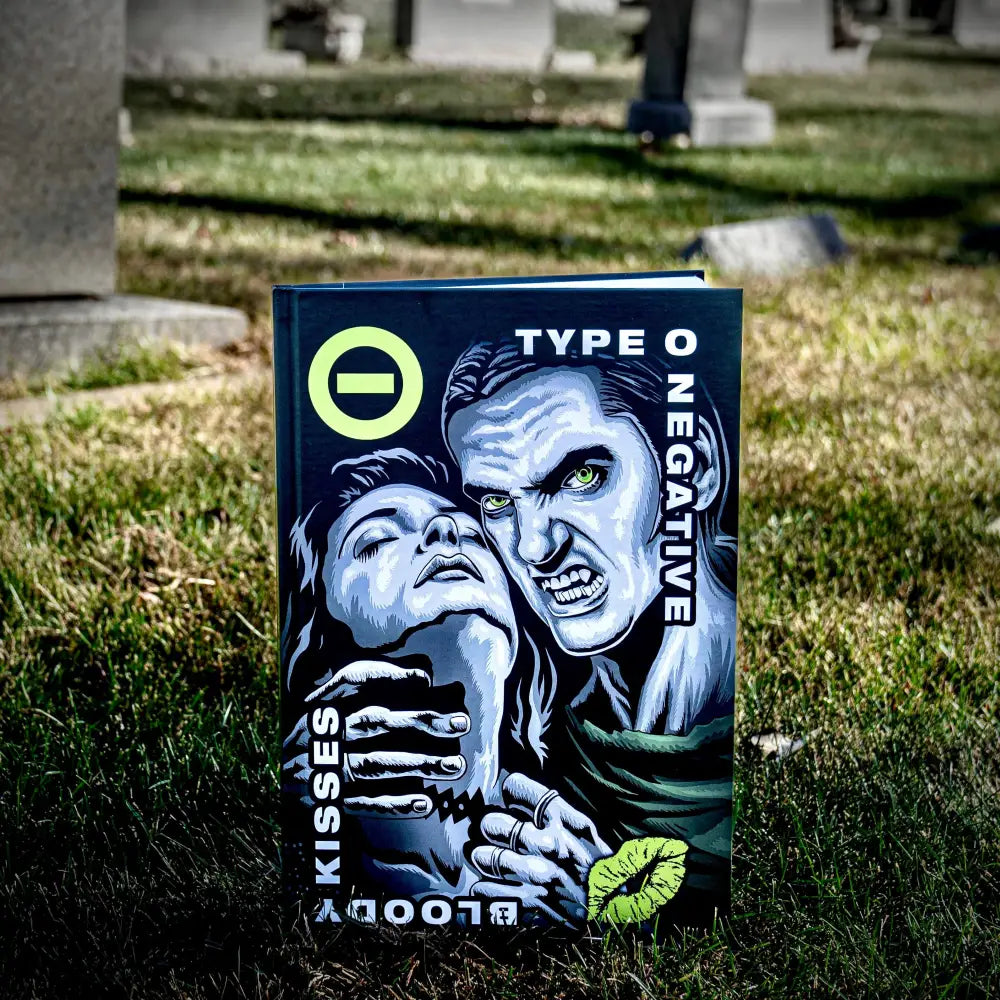 Type O Negative: Bloody Kisses 30 - Deluxe Bundle - Book Edition