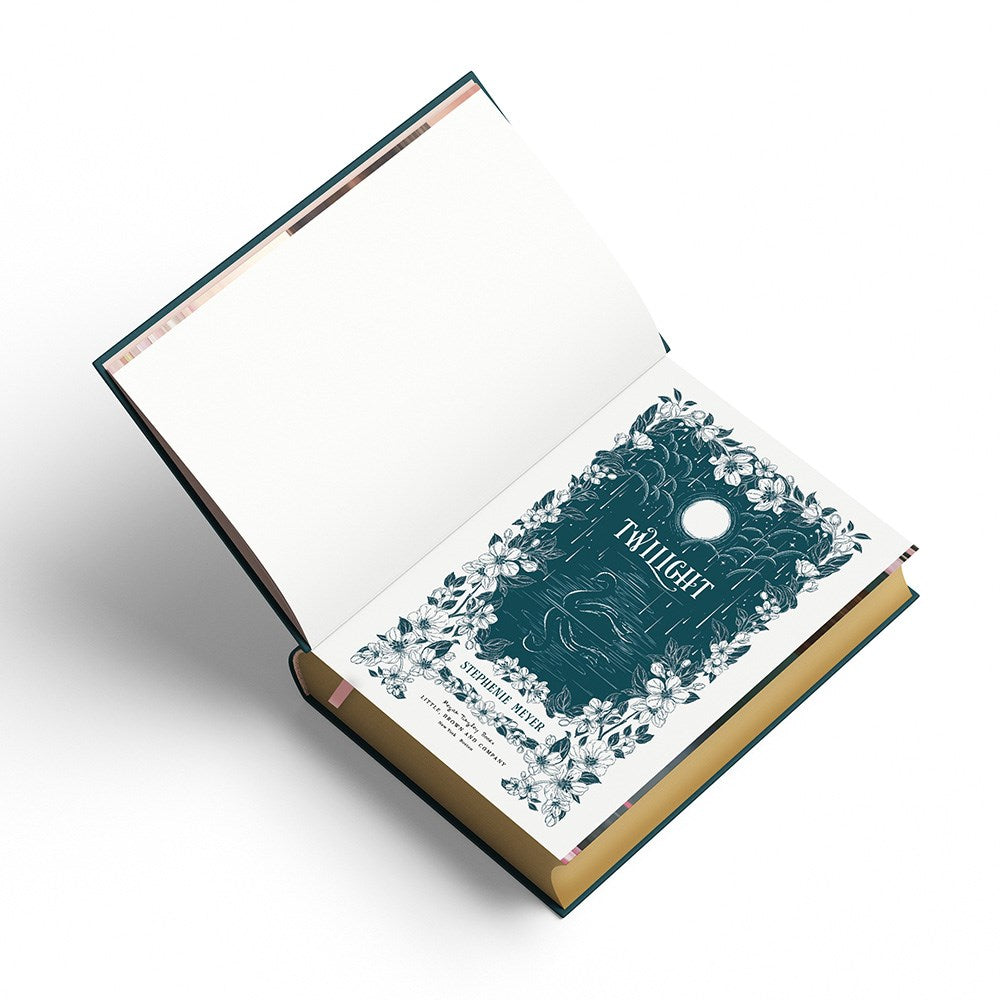 Pre-order: Twilight: Deluxe Collector’s Edition (The Twilight Saga) by Stephenie Meyer