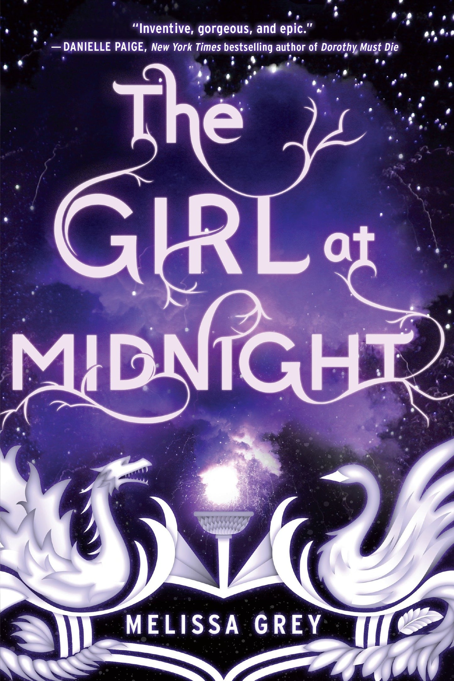 The Girl at Midnight (THE GIRL AT MIDNIGHT) (Book:1)