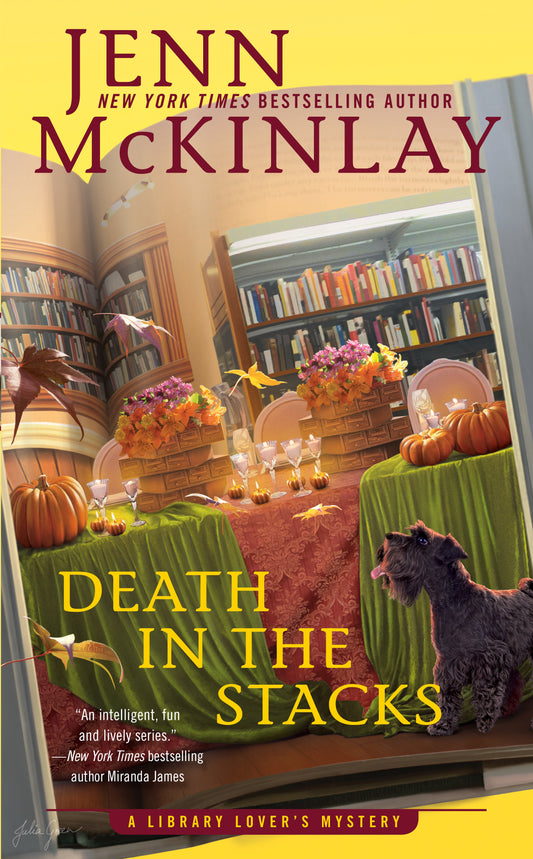 Death in the Stacks (A Library Lover's Mystery) (Book:8)