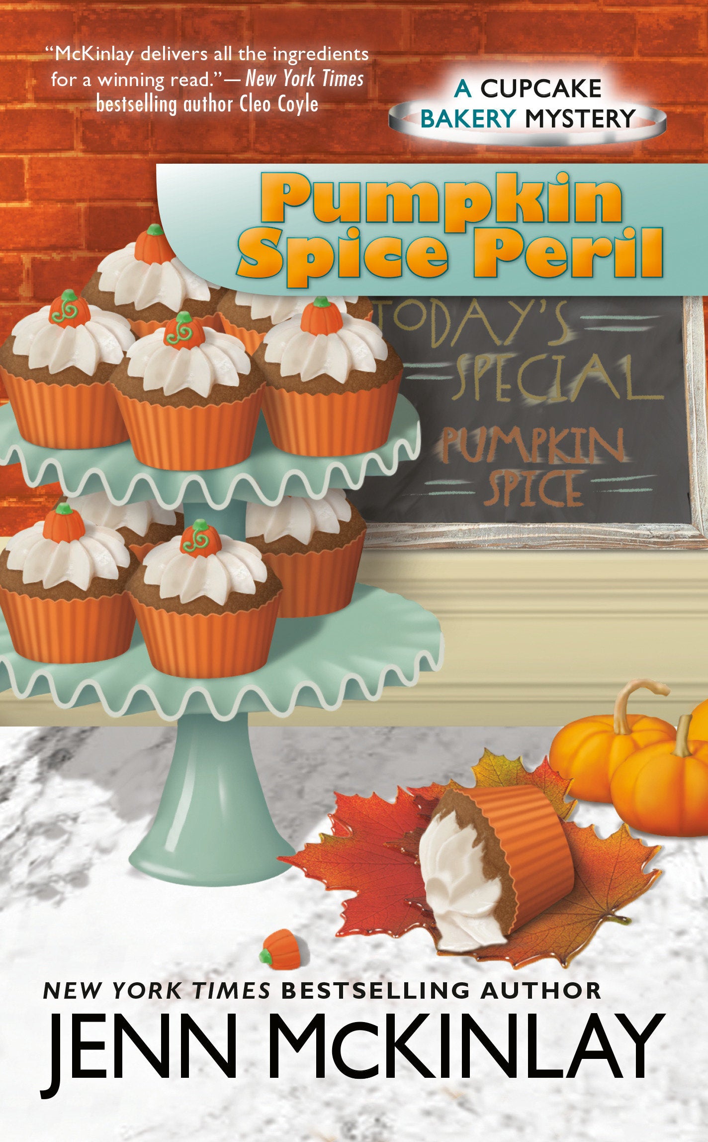 Pumpkin Spice Peril (Cupcake Bakery Mystery) (Book:12)