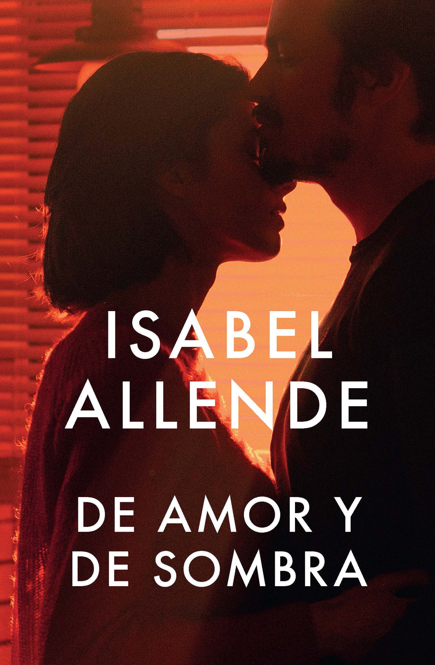 De amor y de sombra / Of Love and Shadows - Spanish-language edition of Of Love and Shadows