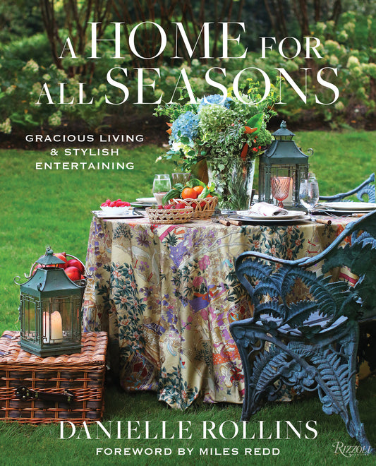 A Home for All Seasons - Gracious Living and Stylish Entertaining
