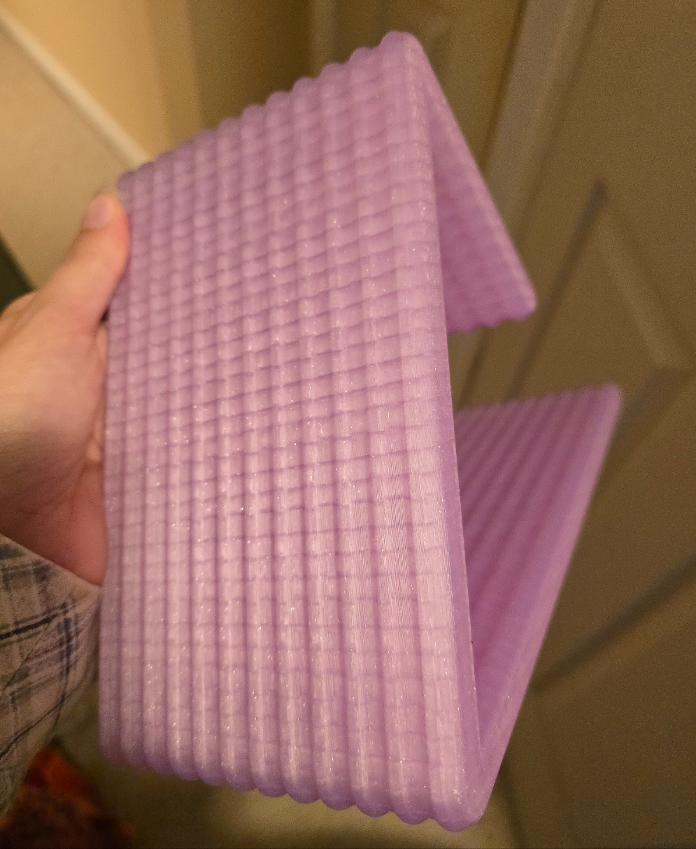 La Carpa de Páginas – Gran Atril y Porta Tazas - Listo para Usar