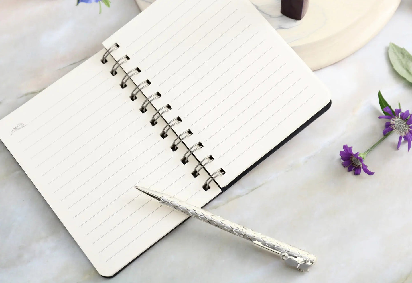 Snowy Days Notes – Cozy Autumn Notebook with Snow