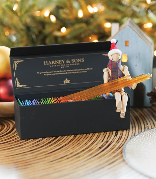 Bolsita de té y muestra de miel