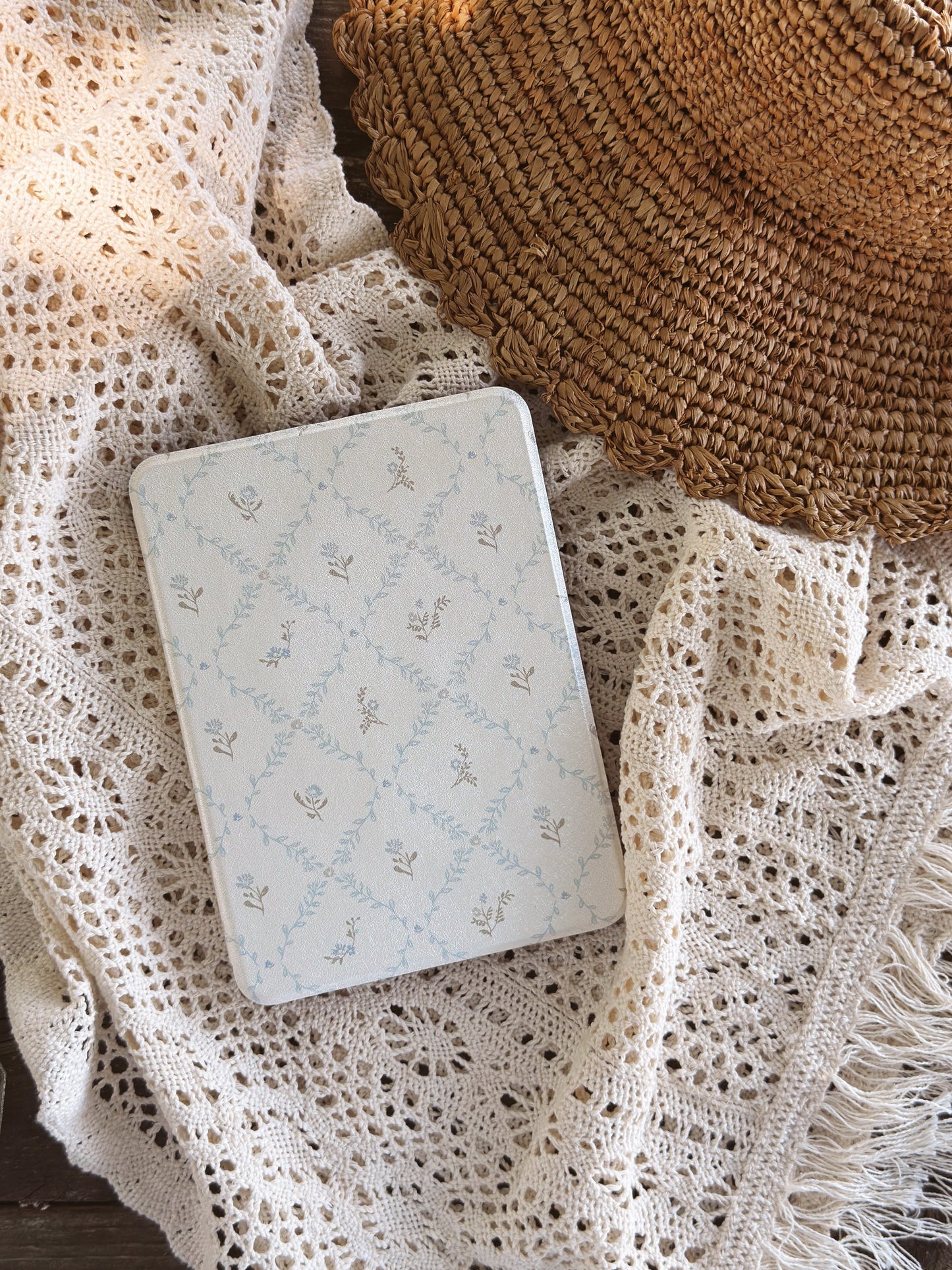 Betty - Kindle Case