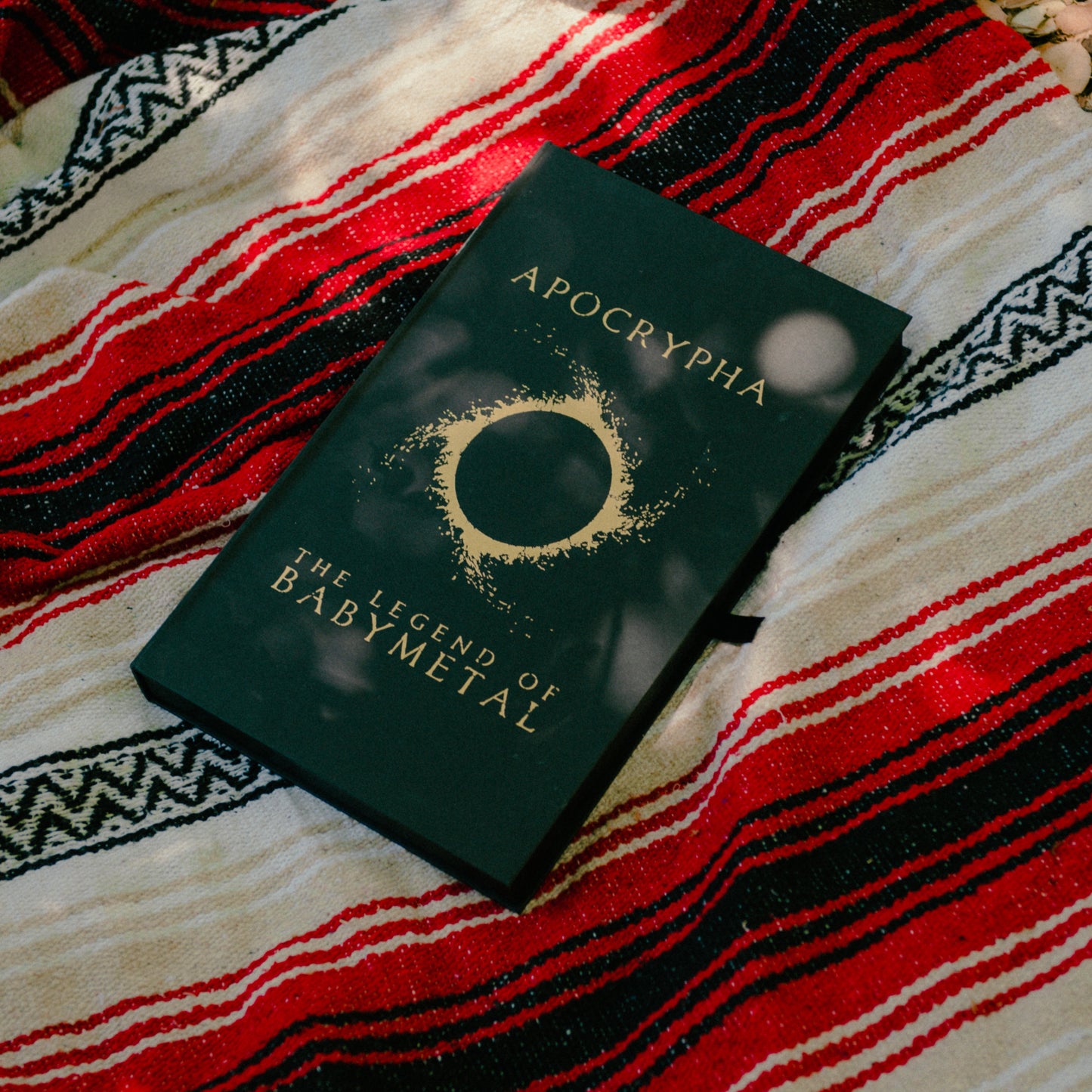 BABYMETAL: Apócrifos: La leyenda de BABYMETAL - Edición Deluxe