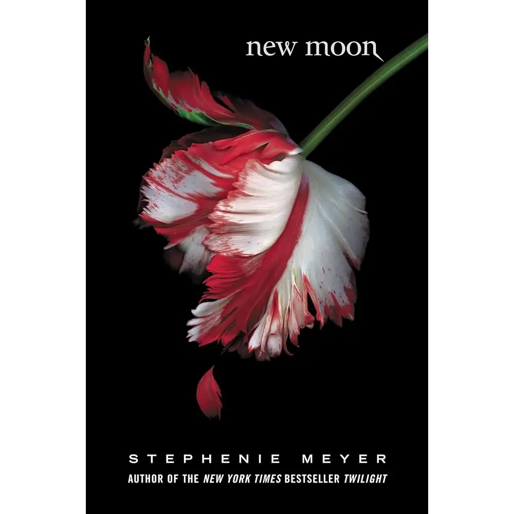 New Moon (Twilight Saga #2) by Stephenie Meyer - Hardcover - Books