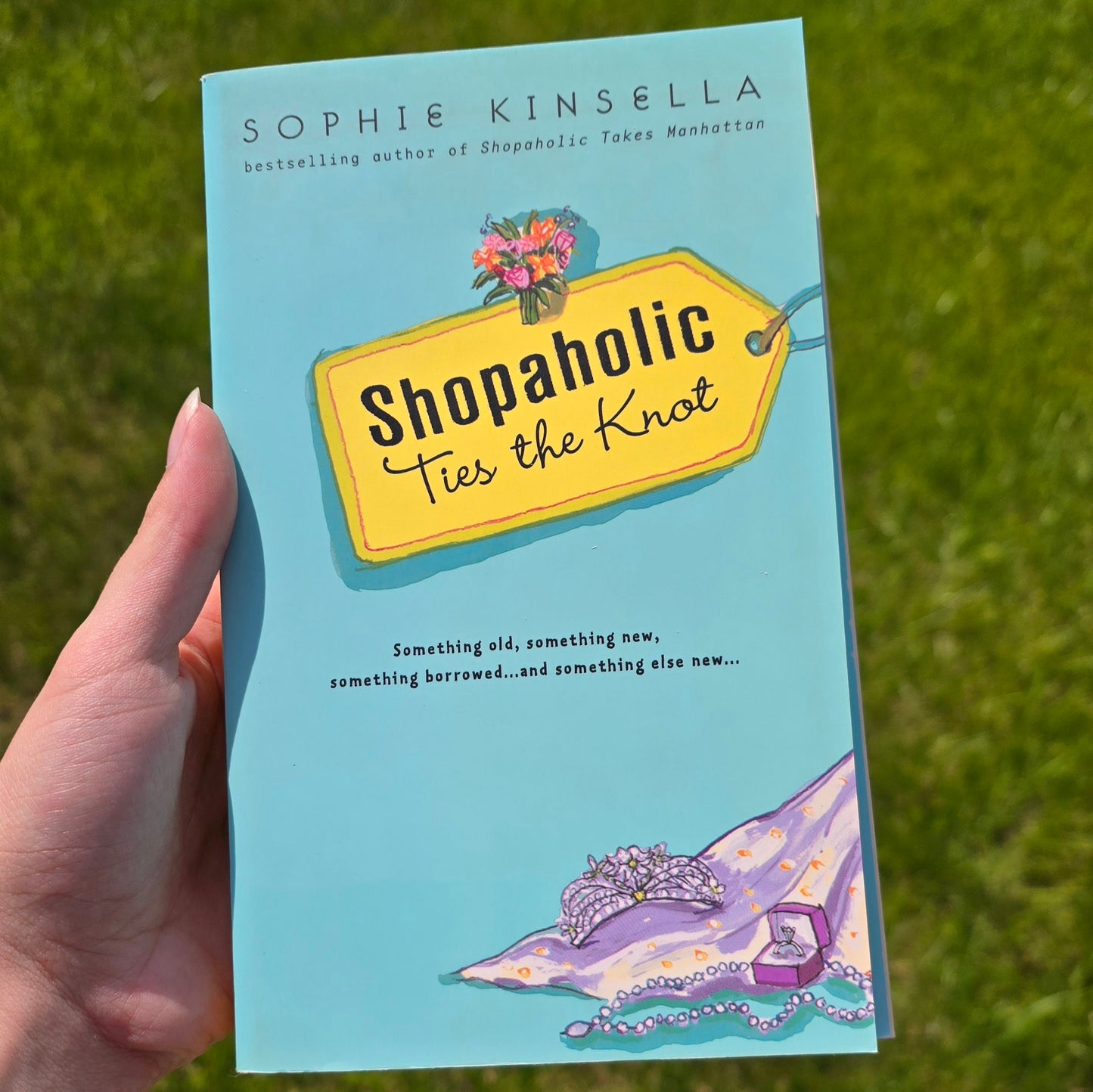 Shopaholic Ties the Knot (Shopaholic, No 3) by Sophie Kinsella - Creative By Sanchez